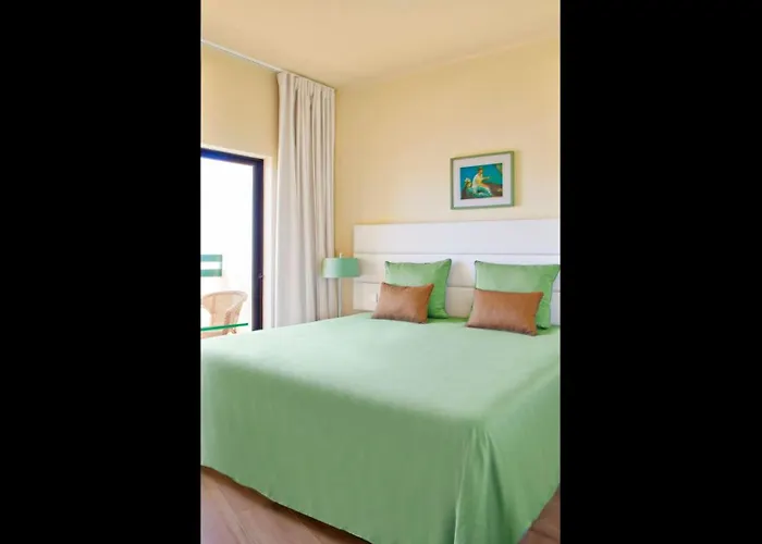 דירה Amazing 2 Bedroom In אלבופיירה