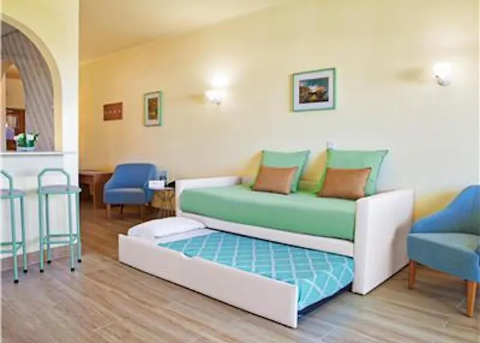 Amazing 2 Bedroom In אלבופיירה